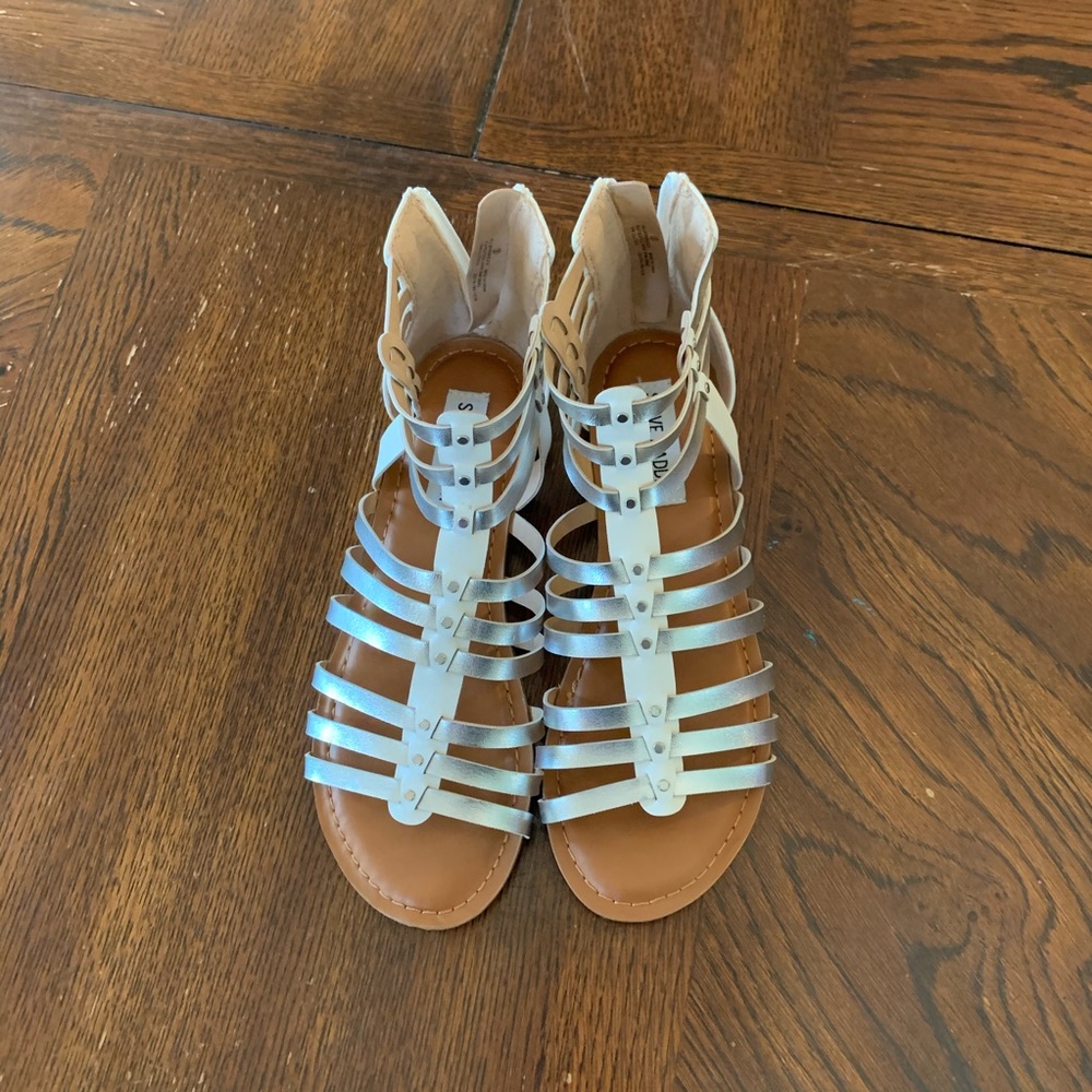 Steve Madden silver and white gladiator sandals S5